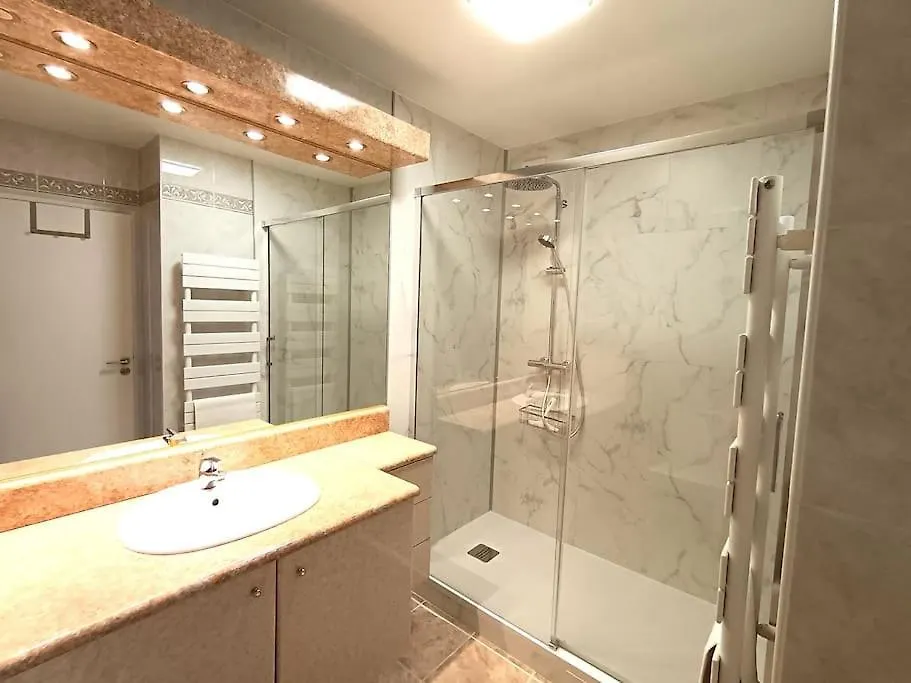Appartement Spacieux Avec Terrasse En Plein Centre 앙글레 0*,  프랑스