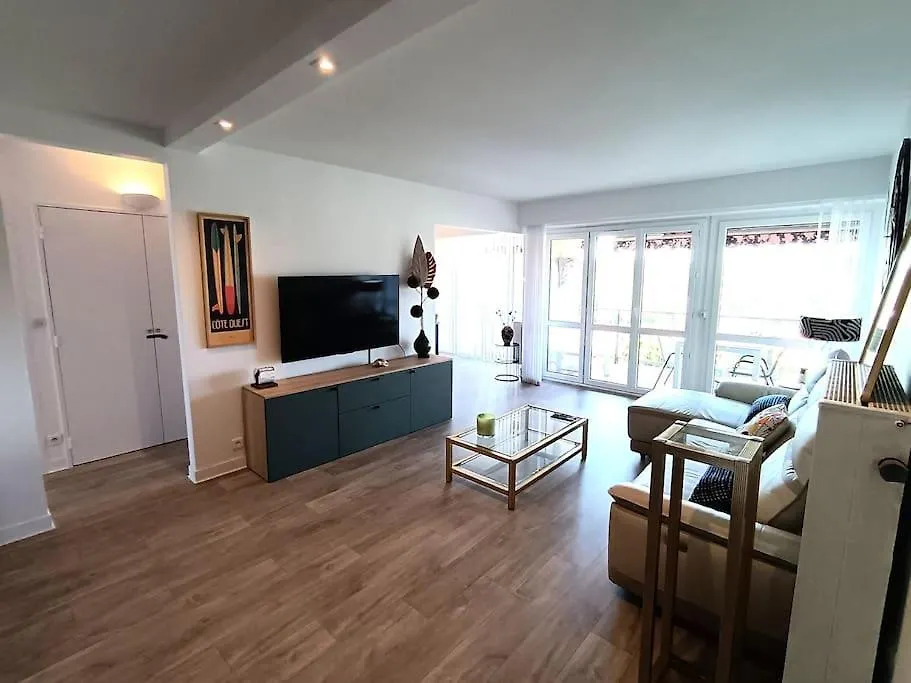 Appartement Spacieux Avec Terrasse En Plein Centre 앙글레